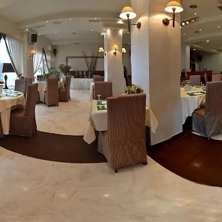 Galaxy 酒店 卡拉马塔