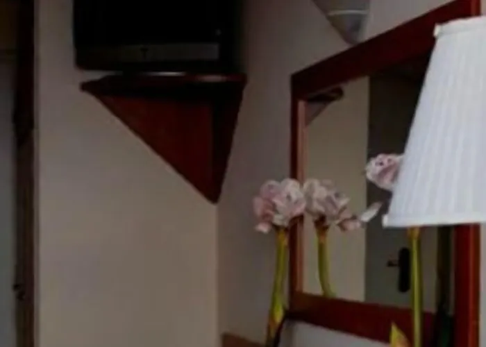 Отель Galaxy 2*